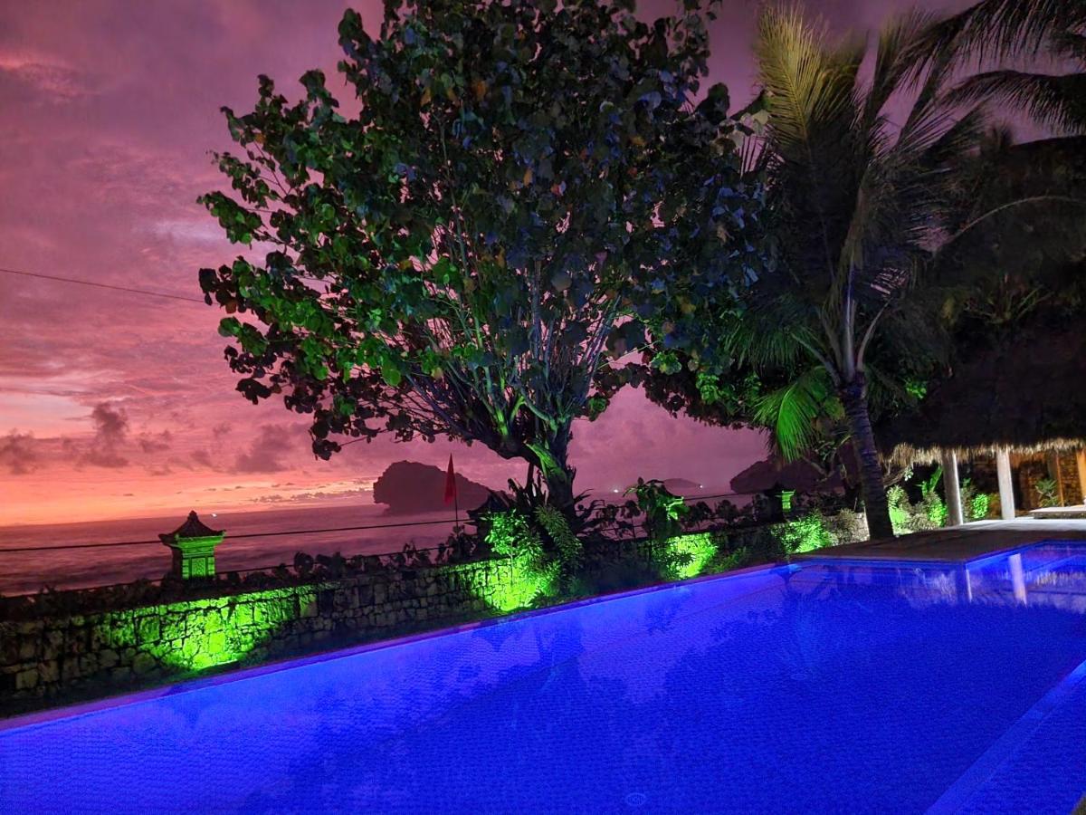 Istana Ombak Eco Resort Pacitan Exteriér fotografie