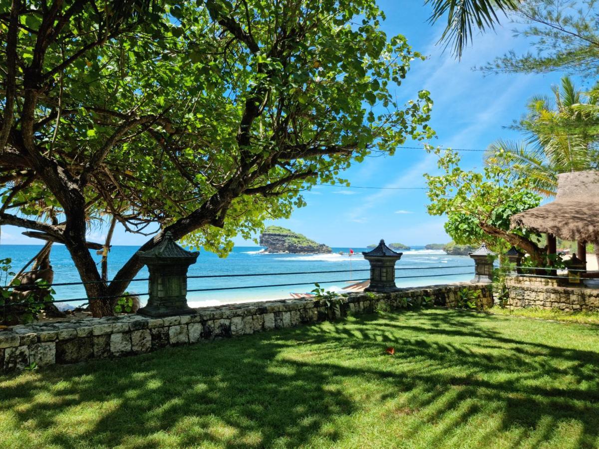 Istana Ombak Eco Resort Pacitan Exteriér fotografie