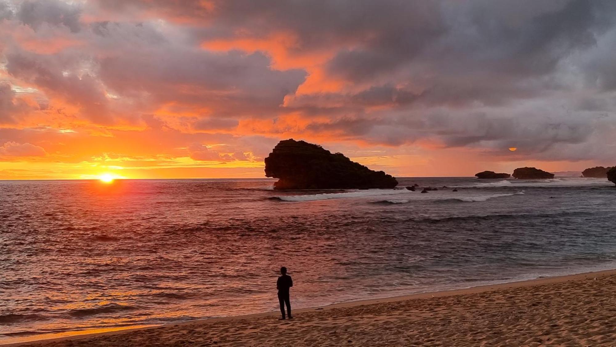 Istana Ombak Eco Resort Pacitan Exteriér fotografie