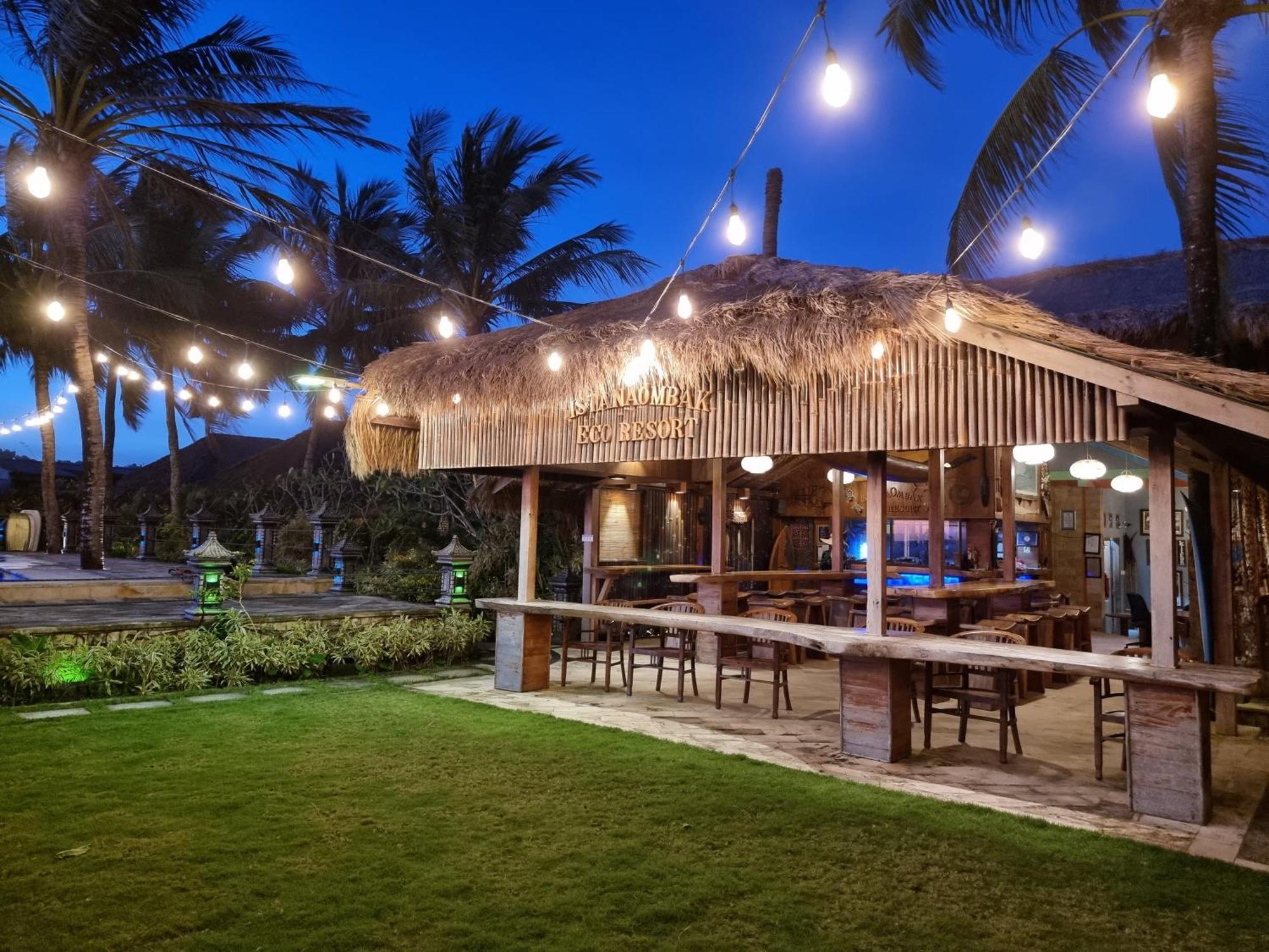 Istana Ombak Eco Resort Pacitan Exteriér fotografie